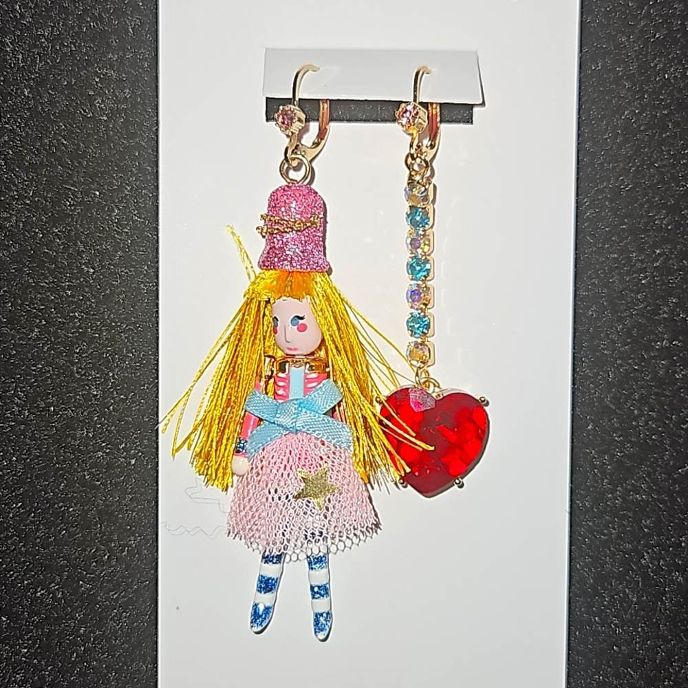 Betsey Johnson Dangle Earrings Mismatched Gold Tone Blonde Girl Red Heart